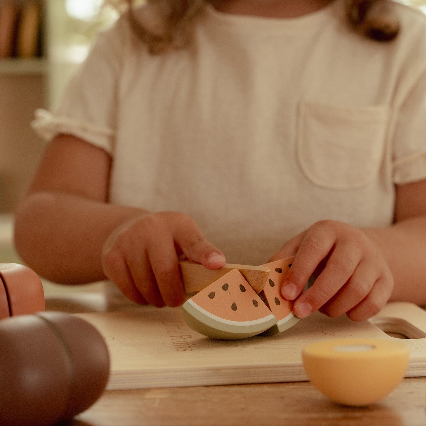 Little Dutch Slicing Fruit